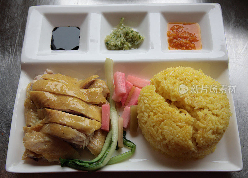 Hainan Chicken Rice (海南鸡饭) with sauce